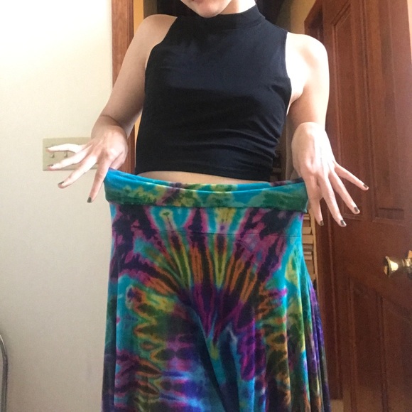 BEAUTIFUL HANDMADE SKIRT - Picture 5 of 8